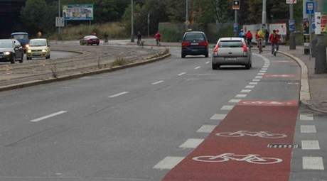 Cyklopiktorkoridory známé z jiných mst nyní budou moci konen vyuívat i cyklisté v Plzni