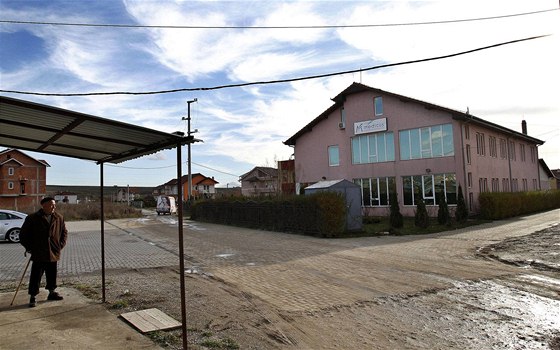 Klinika v kosovské Pritin, kde se údajn prodávaly orgány (13. listopadu 2010)