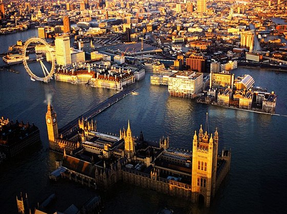 Londýnské muzeum nabízí velké fotky s fiktivními situacemi, napíklad zaplavený Londýn jako Benátky.
