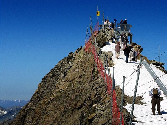 Na Hinterer Brunnenkogel (3440 m) vede gondola. Je to jedno z nejvyích míst východních Alp, kam se mete nechat vyvézt s lyemi na nohou