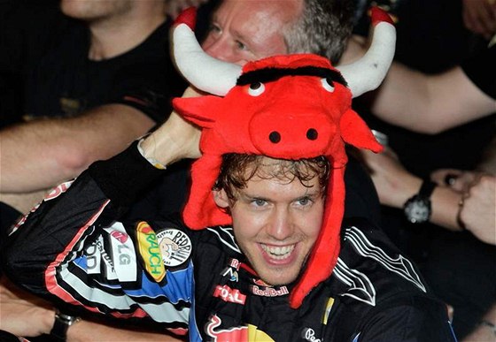 Sebastian Vettel slaví titul mistra svta.