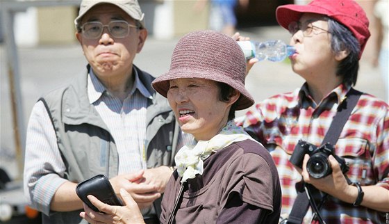 Japontí turisté jsou astými návtvníky eského Krumlova. Mnohdy ale zapomínají na správný pitný reim.