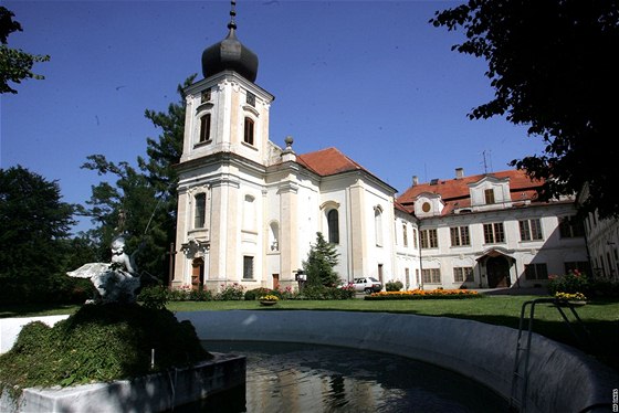 Pozorovatelna StB, unikátní výstavy a hrady. Tipy na svátek z celé země -  iDNES.cz