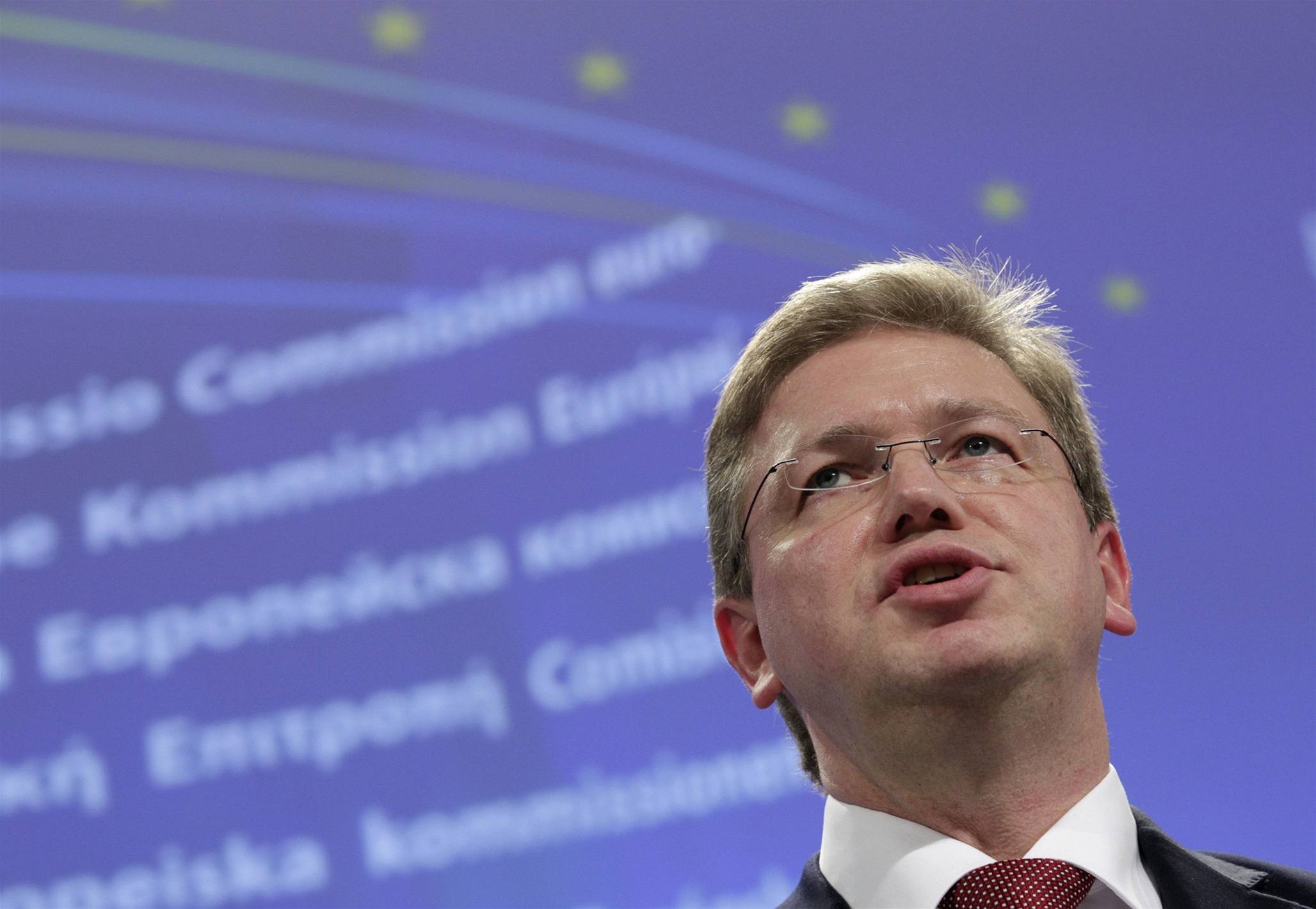 Eurokomisa� pro roz�í�ení a sousedskou spolupráci �tefan Füle hodnotí kandidáty na vstup do EU (9. listopadu 2010)