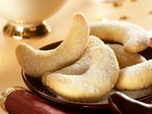 Mandlové rohlí�ky má�ené v �okolád�.