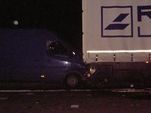 Tragicky skonila nehoda ty vozidel na 80,5 km dlnice D1 ve smru na Brno. Piel pi n o ivot jeden idi a ti idii utrpli zrann. (19. listopad 2010)
