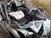 Nehoda na R10 mezi Prahou a Mladou Boleslaví, při které zemřel řidič. (13. 11. 2010)