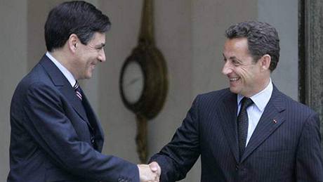 Nicolas Sarkozy a Francois Fillon. (17. kvtna 2007)