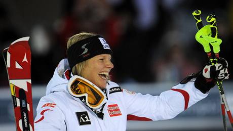 VÍTZKA. Rakuanka Marlies Schildová oslavuje vítzství v závod Svtového poháru ve finském Levi.