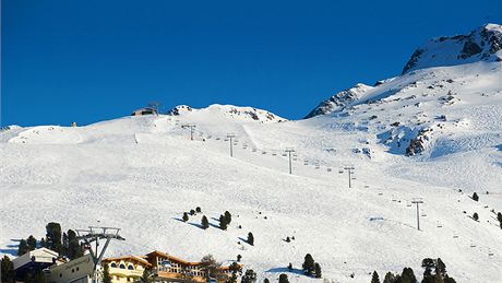 Na Hinterer Brunnenkogel (3440 m) vede gondola. Je to jedno z nejvyích míst východních Alp, kam se mete nechat vyvézt s lyemi na nohou