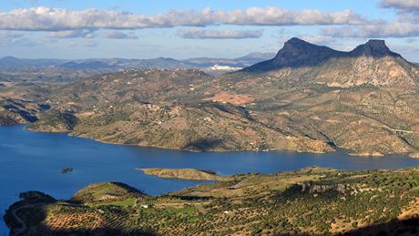 Pehrada Zahara v pohoí Sierra de Grazalema