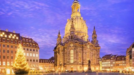 Vánoce v Dráanech - na snímku kostel Frauenkirche.