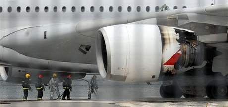 Airbus spolenosti Qantas po nouzovém pistání v Singapuru (4. listopadu 2010)