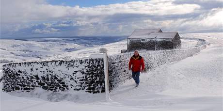 Ve Velk Britnii snilo u v listopadu tak vrazn naposledy ped 17 lety. Na snmku Castleton (25. listopadu 2010)