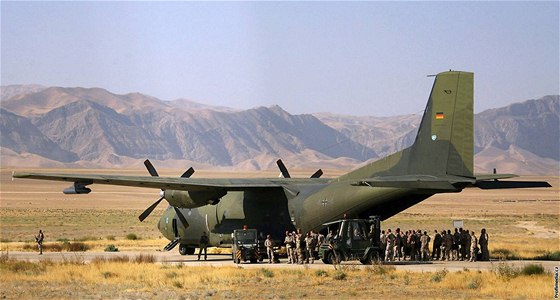 Na setkání do Kábulu mue dokonce dopravilo britské vojenské letadlo. Ilustraní foto