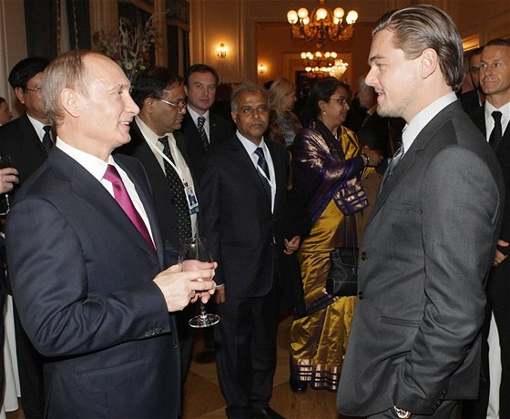 Ruský premiér Vladimír Putin pi setkání s americkým hercem Leonardem DiCapriem...