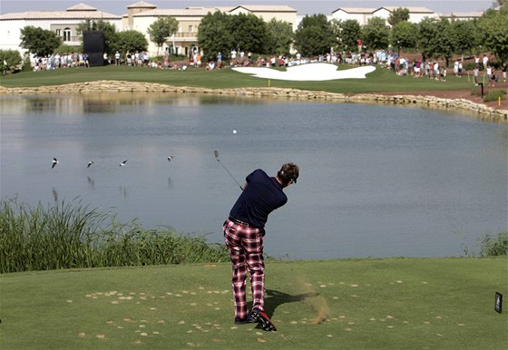 Nejlepím hráem závru evropské sezony byl Anglian Ian Poulter, hrající na obou stranách Atlantiku. Letos v únoru vyhrál World Match Play Championship v Arizon.