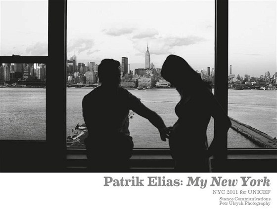 Patrik Eliá (na snímku vlevo se svou manelkou) nafotil v New Yorku kalendá pro UNICEF