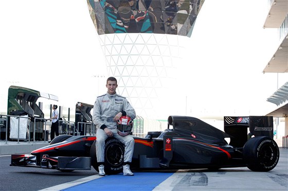 Josef Král pi testech s týmem F1 Hispania Racing v Abú Zabí.