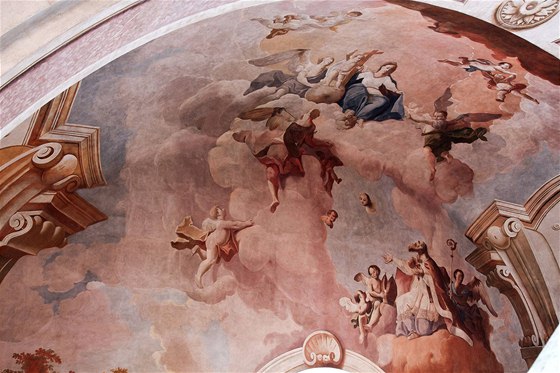 Obnovené fresky ve ternberském Chrámu Zvstování Panny Marie.