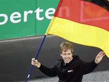 Sebastian Vettel ped Zvodem ampion v Dsseldorfu.