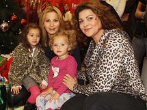 Ilona Cskov s Ivanou Gottovou a jejmi dcerami