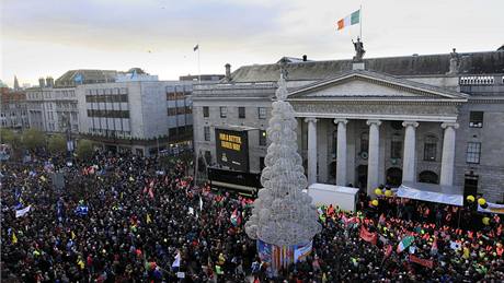 Odborái protestující v centru Dublinu (27. listopadu 2010)