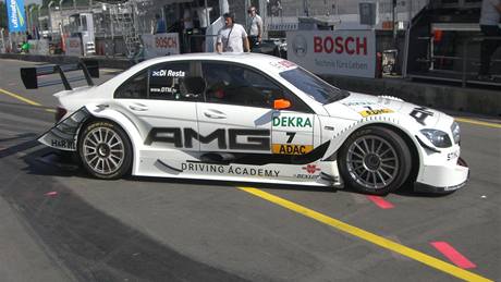 Skotský jezdec di Resta s vozem Mercedesu se stal �ampionem série DTM pro sezonu 2010.