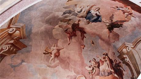 Obnovené fresky ve šternberském Chrámu Zvěstování Panny Marie.