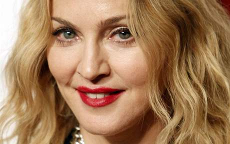 Madonna slavnostn otevela první ze své svtové sít fitness center s názvem Hard Candy 