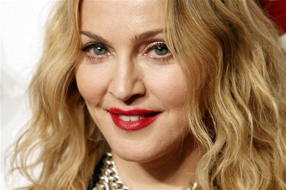 Madonna slavnostn otevela první ze své svtové sít fitness center s názvem Hard Candy 