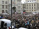 Demonstrace proti koalici ODS a SSD v Praze ped budovou magistrátu. (30. listopadu 2010)