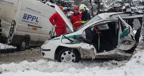 Nehoda policejního vozu v obci Osteany