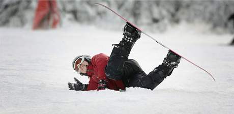 Snowboardista v areálu na Zadov.