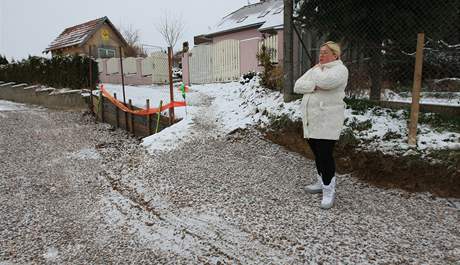 Romana Bednáová, která eí sousedský spor o cestu k domu. 