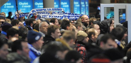 Na utkání Komety se Slavií vyjely do praské O2 areny tisíce fanouk brnnského klubu.