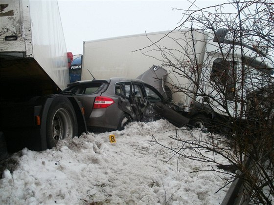 Hromadná nehoda u Chluman na Lounsku. (8.12.2010) 