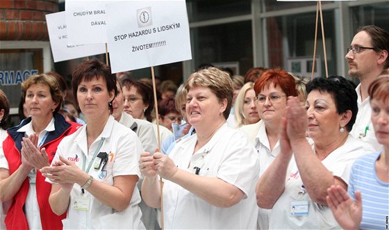 Stávka odborá proti sniování plat zamstnanc veejného sektoru v Havíov. (8. prosince 2010)