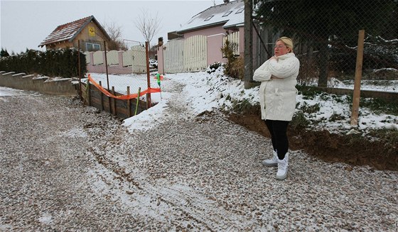 Romana Bednáová, která eí sousedský spor o cestu k domu. 