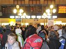 Snhová kalamita zpozdila vlaky v Brn, cestující uvízli na nádraí. (1. prosince 2010)