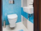Na toalet architektka efektn zkombinovala tvarovky z kolekce Mikado a na podlaze Sydney (Rako)
