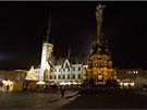 Vánoní výzdoba na Horním námstí v centru Olomouce, kde se nachází i známá dominanta msta, Sloup Nejsvtjí Trojice.