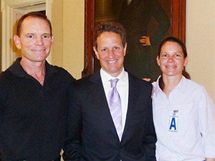 f FBR David Eubank (vlevo) s ministrem financ USA Timothy Geithnerem 