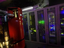 Serverové racky a hasicí systém - datové centrum Pionen