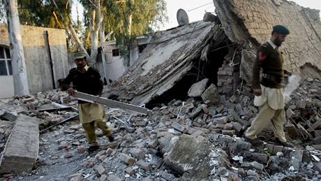 Na severu Pákistánu explodovaly náloe, zemelo pes 40 lidí (6. prosince 2010)