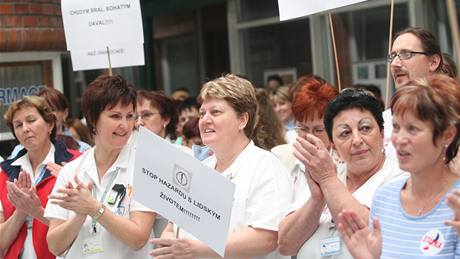 Protestní shromá�d�ní v nemocnici v Haví�ov�, kterého se zú�astnilo na sto lidí a trvalo asi p�l hodiny.