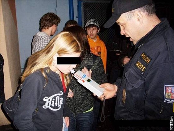 Policisté kontrolovali v Boskovicích nezletilé v barech, klubech a na diskotékách