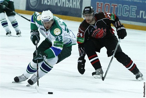 Miroslav Blaák (vlevo) v dresu Ufy v Kontinentální hokejové lize