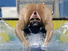 PO ODRAZU. Americký plavec Ryan Lochte po startu na trati 200 metr znak