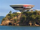 Muzeum moderního umní v brazilském Niterói od architekta Oscara Niemeyera.